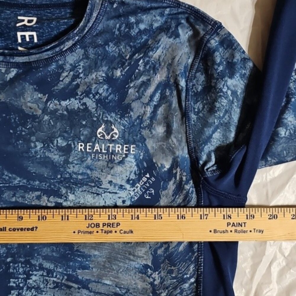 Realtree Fishing Men's Small Blue Long Sleeve Performance Fishing Tee Used - Picture 13 of 14